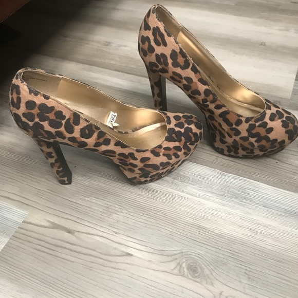 Mossimo Leopard print heels - Picture 2 of 3
